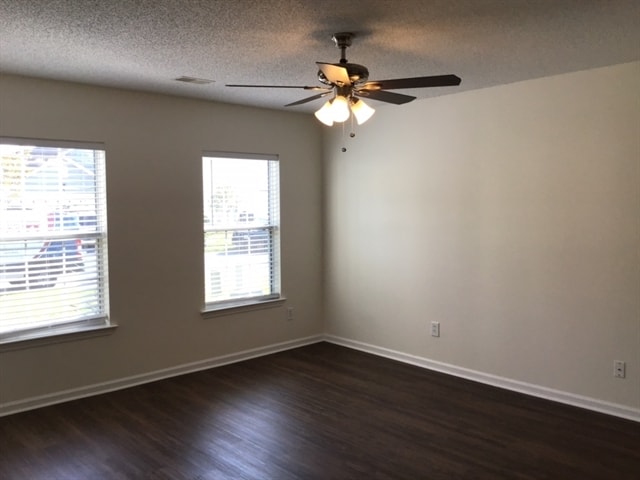 Photo - 135 Tyron Rd