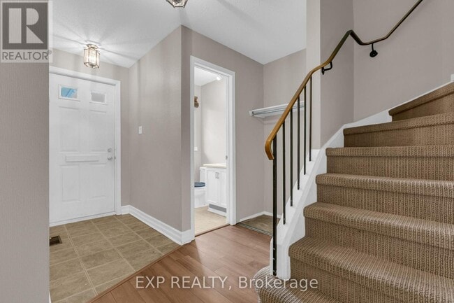 Photo - 7 Sundback Ln