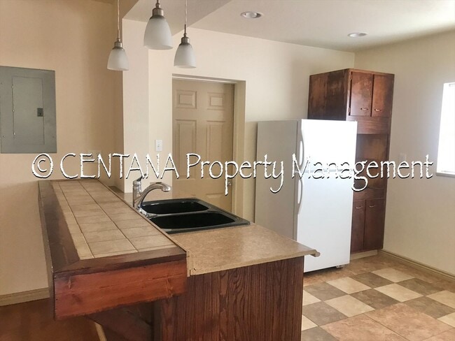 Photo - Cozy 2 bedroom Bungalow!