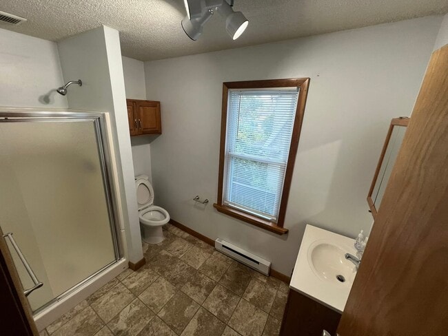 Photo - 34 Richelieu St Unidad 1 F- Utilities included