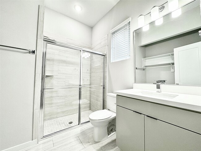 Photo - 5815 Fairdale Ln