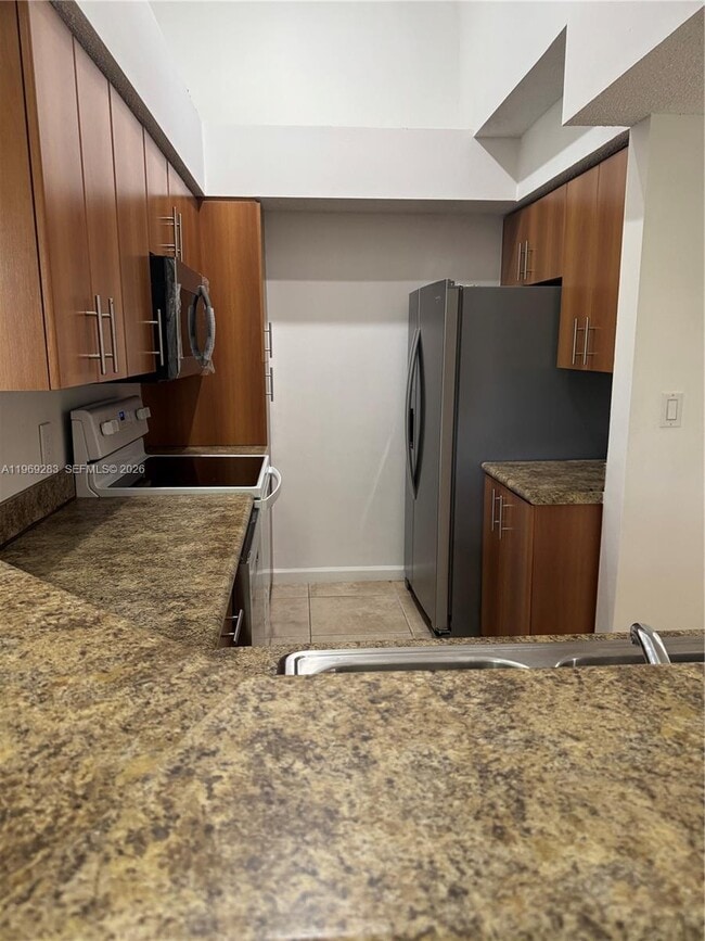 Building Photo - 1365 Crystal Way Unit N