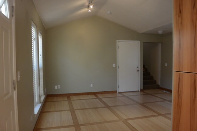 Photo - 2915 NE 53rd St