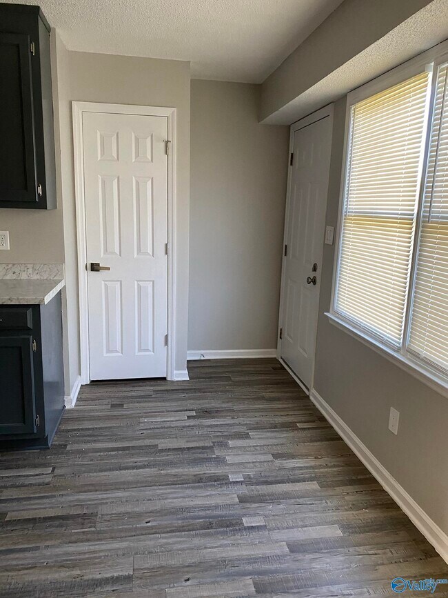 Photo - 115 Lewis Ln