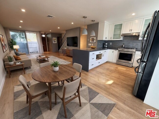 Photo - 5215 Sepulveda Blvd