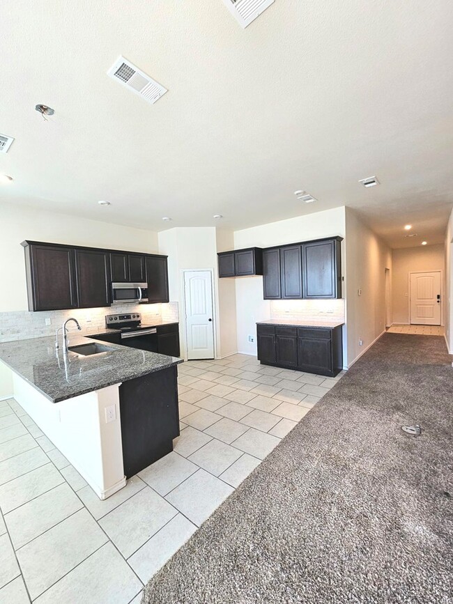 Photo - 1804 Rattler Ln