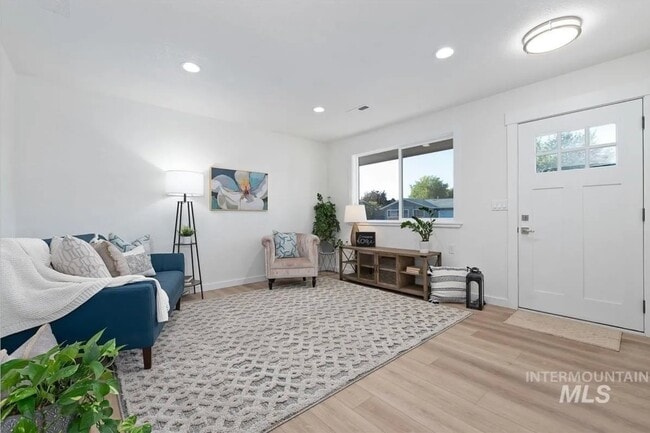 Photo - 139 Goodall St