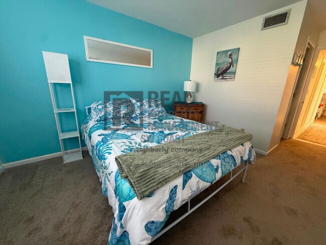 Photo - 4718 SE 5th Ave Unit Apartment 7