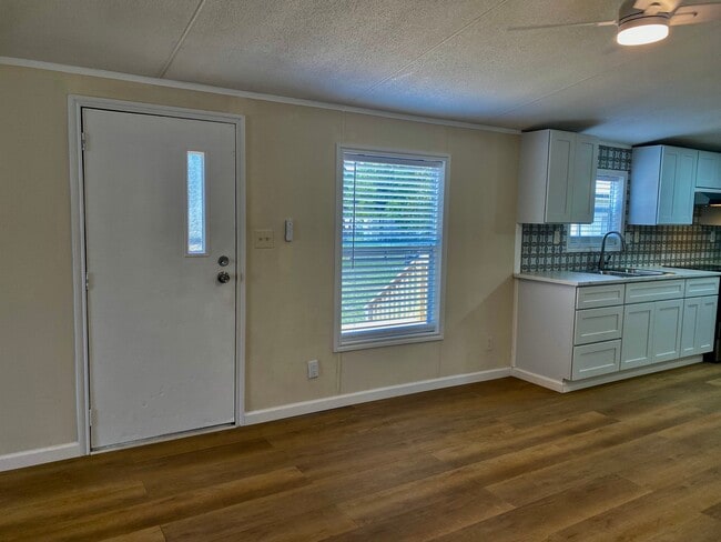 Building Photo - 7301 Myrtle Grove Rd