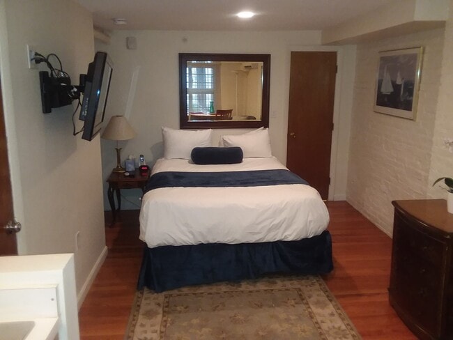 Building Photo - 81 Saint Botolph St Unit 1 Rental