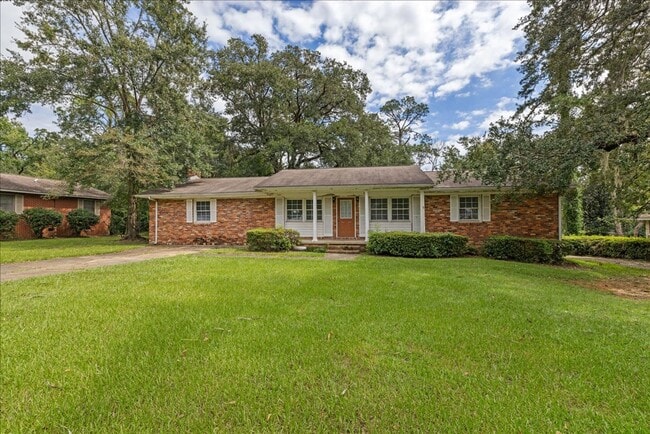 Photo - 109 S Chapel Dr