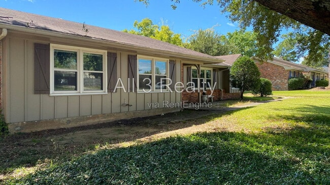 Photo - 3012 Lansdowne Dr
