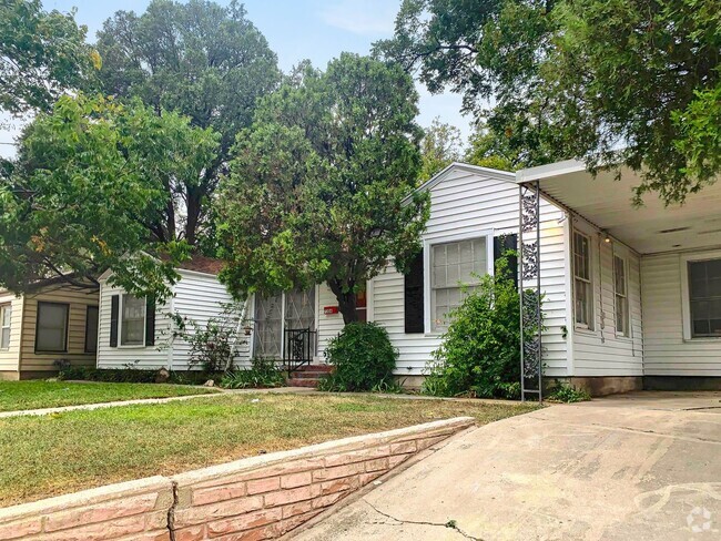 Building Photo - Spacious 2-Bedroom Home in Ridglea West – ...