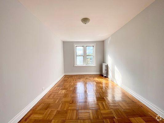 Building Photo - 1 bedroom in BRONX NY 10463 Unit 5A Rental