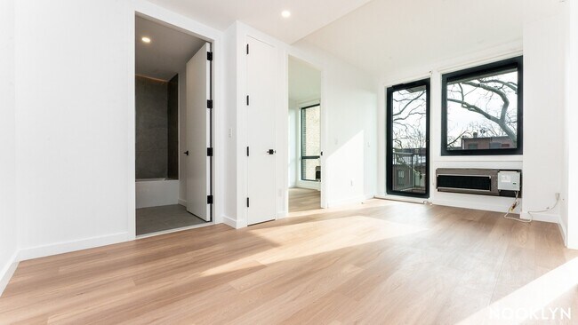 Photo - 654 Madison St Unidad 5f