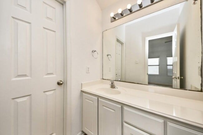 Building Photo - 9407 Herons Grove Ln