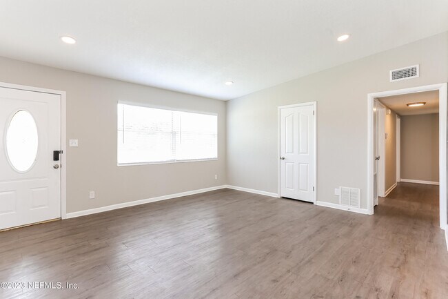 Photo - 1517 Quante Rd