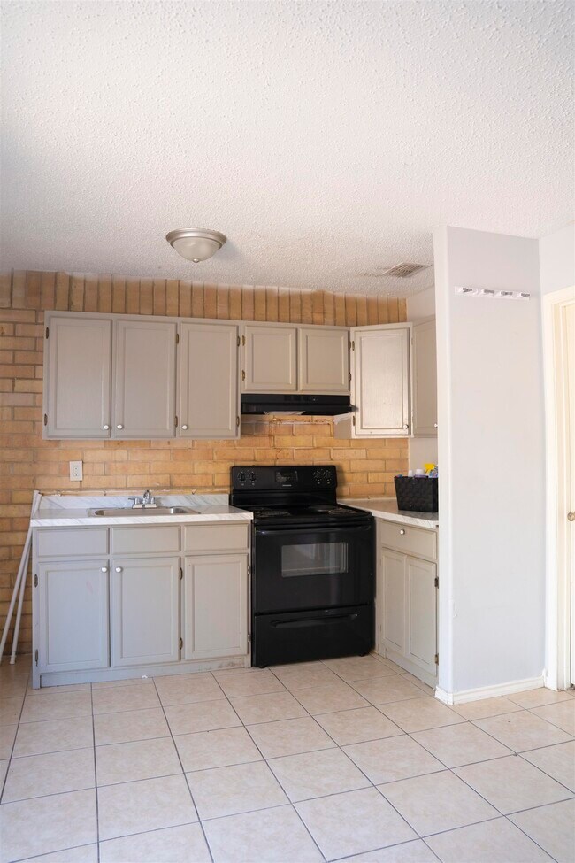 Photo - 311 Soria Dr