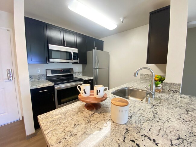 Advent - Beautiful & Bright Two Bedroom W/... - Advent - Beautiful & Bright Two Bedroom W/... House