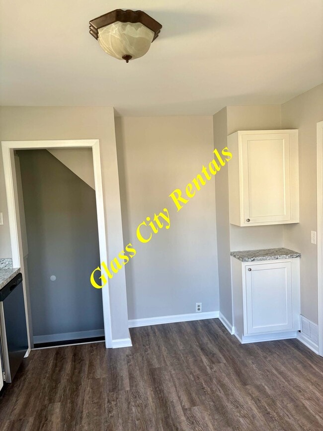 Photo - 3217 Escott Ave