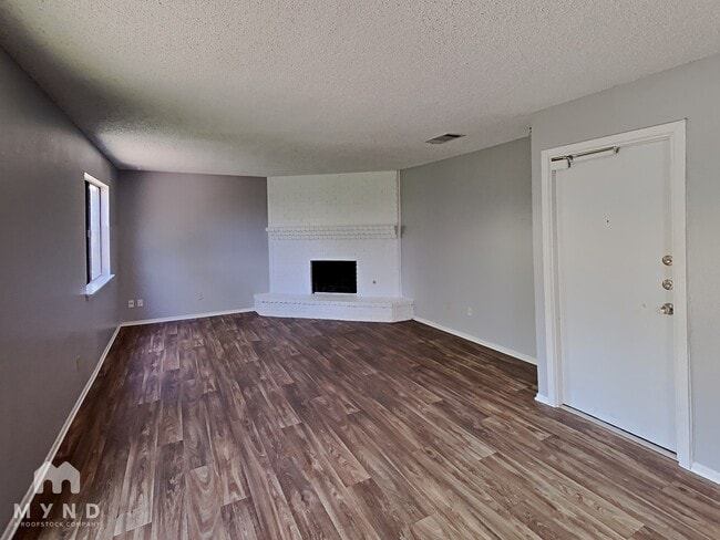 Photo - 4714 Crested Rock Dr