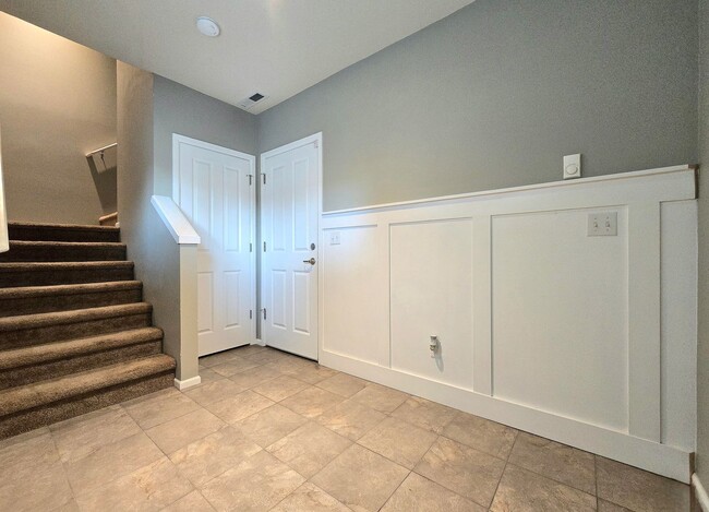 Photo - 4 Bedroom Home with Lake Views Available N...