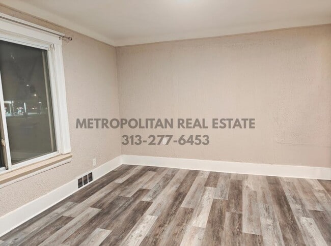 Photo - 4476 Monroe St