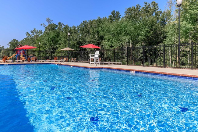 Pool - The Hamptons at Leonardtown Apartments