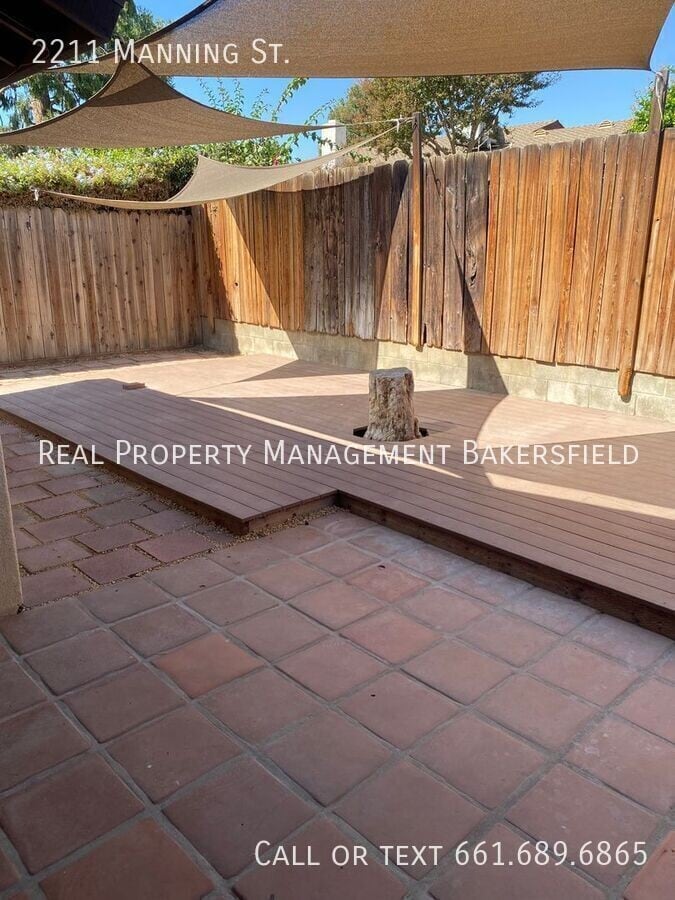 Photo - 2211 Manning St