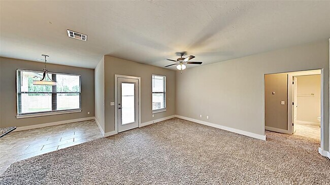 Photo - 405 Josephine Ct