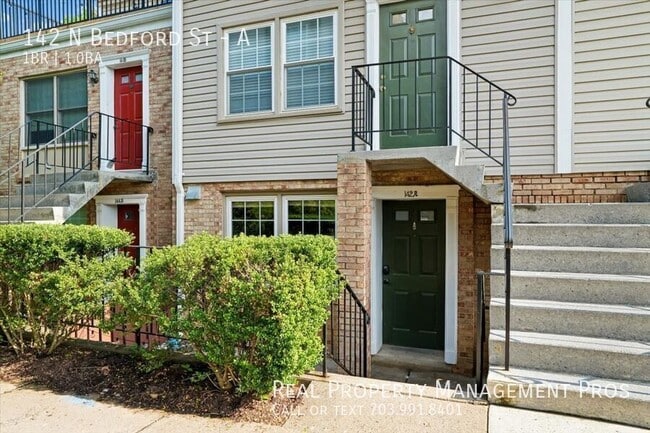 Building Photo - 142 N Bedford St Unit A