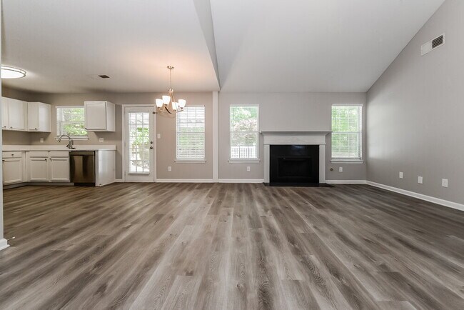 Photo - 2860 Highland Hill Pkwy