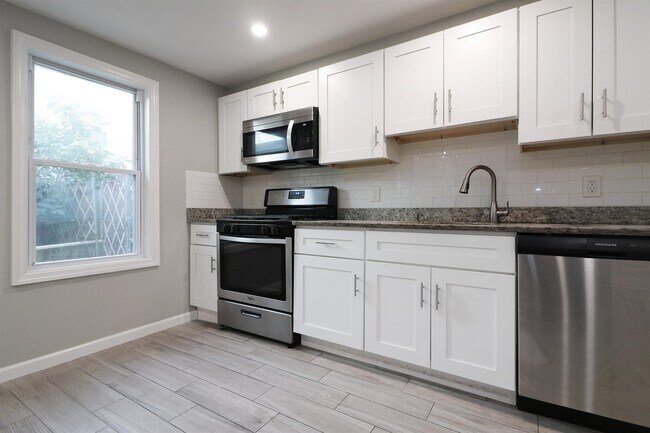 Photo - 1620 Palisade Ave Unit B