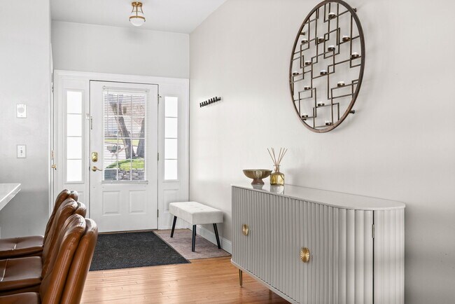 Photo - 1465 E Lakeshore Dr Apartamentos Unidad #2-Eastside