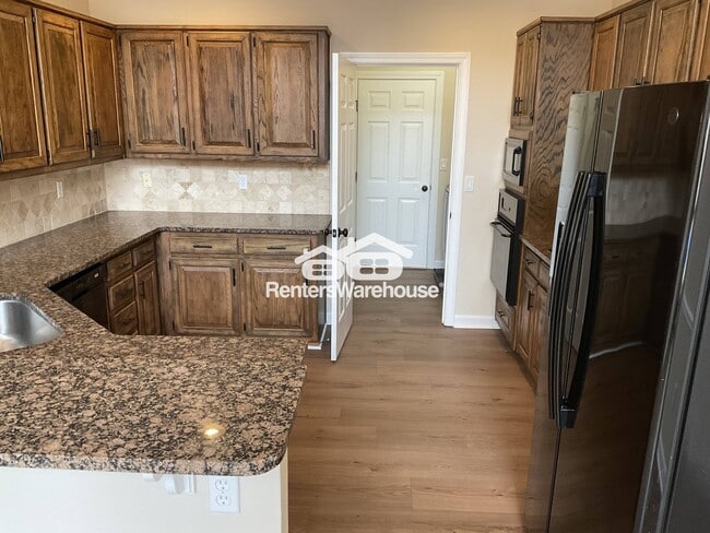 Photo - 215 Blue Spruce Cir