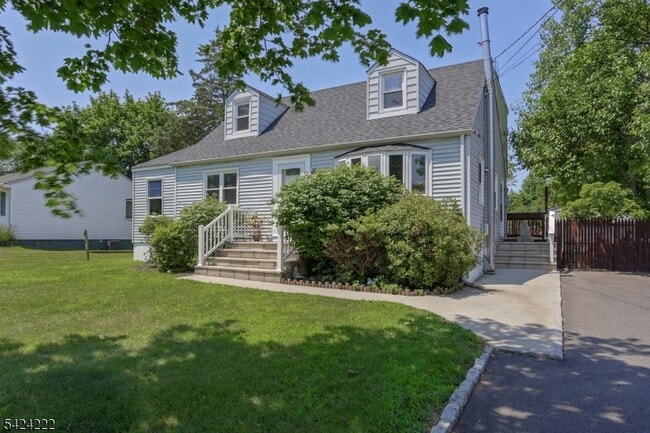 Photo - 85 Hollywood Ave