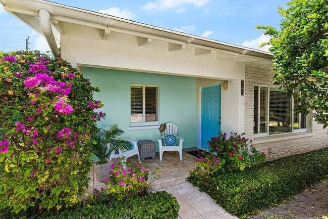 Photo - 340 NE 7th Ave