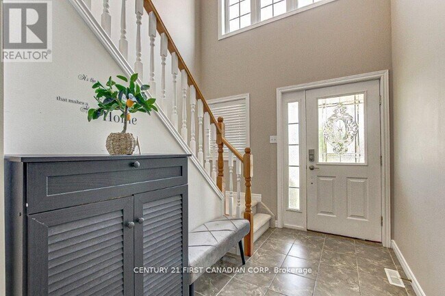 Photo - 1876 Coronation Dr