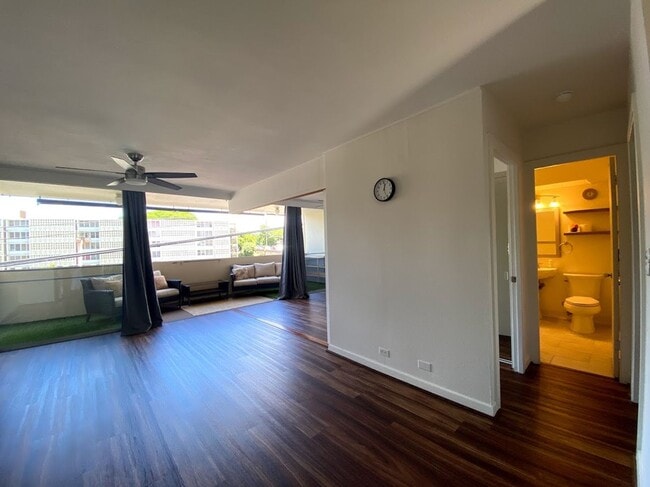 Photo - Emerson Court, Punchbowl Makiki 2 bedroom 1 ba 1 parking pet negotiable 20 lbs less