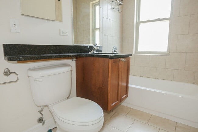 Photo - 3820 N Sheffield Ave