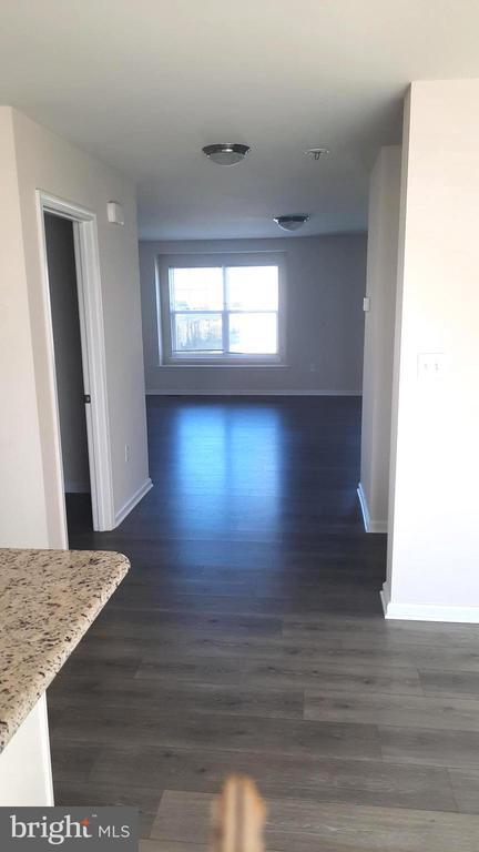 Photo - 921 Admiral's Quay Dr