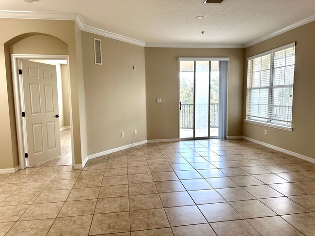 Photo - Lakeside at Lakes of Windermere, 3rd Floor...