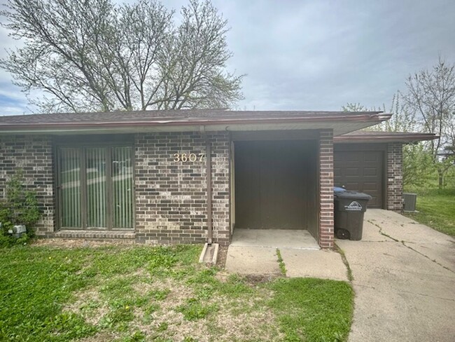 Southside Duplex - Southside Duplex Townhome