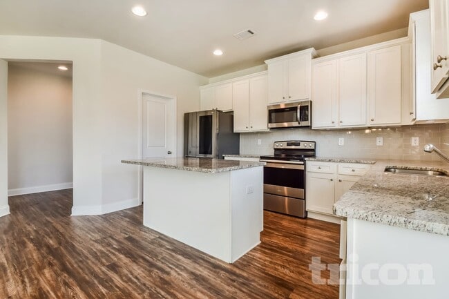 3921 Bella View Ln