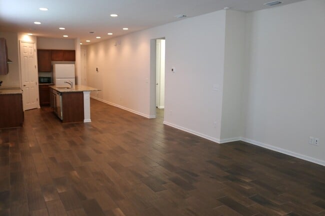 Photo - 212 Meadow Crossing Dr