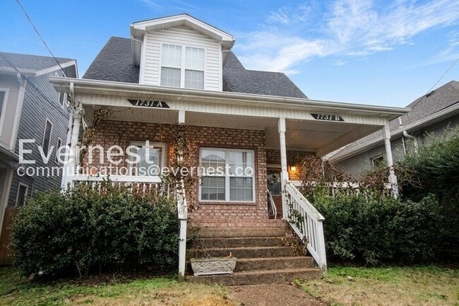 Building Photo - 3-Bed/2-Bath Townhome in Salemtown/Available Soon!