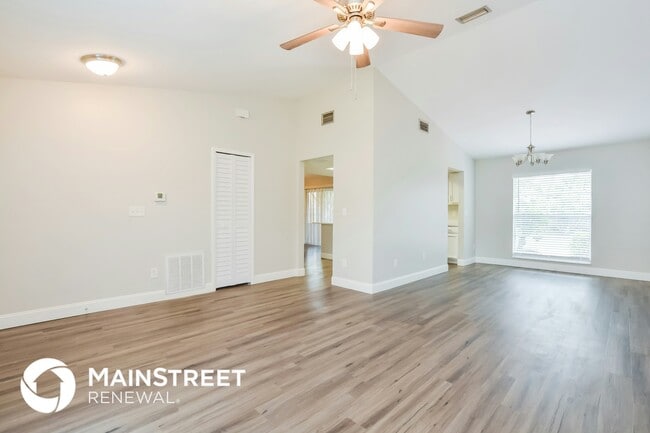 Photo - 220 Odham Dr