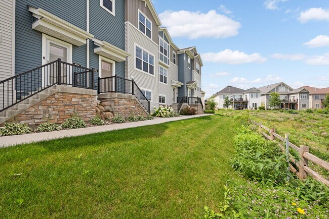 Photo - 848 Roselyn Dr Townhome
