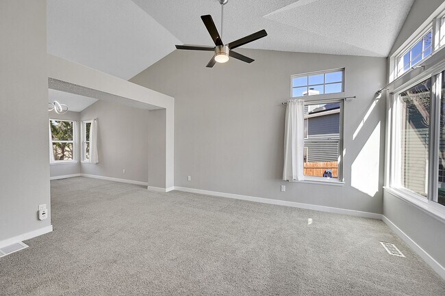 Photo - 5 bedroom, 4 bath home with 2 car garage