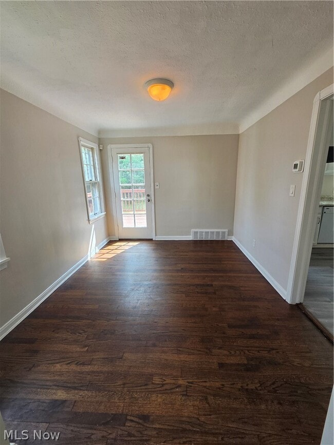 Photo - 1361 Villa Dr